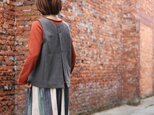 前後2way。墨染のかさねベスト（備後節織）