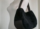 ブラックソフトファーx帆布ワンショルダー三日月トートバッグ