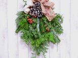 クリスマス・フレッシュ(生花)フェア!!受注制作・4種のフレッシュグリーンとバラの実スワッグ(大き目)
