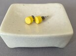 陶のピアス（小さいまる/yellow）の画像