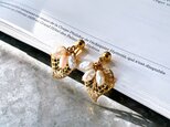 YA149-【 AVON 】エイボン・ヴィンテージイヤリング 1980s Openwork Leaf Baroque Pearlの画像
