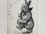 【銅版画】太鼓をたたくうさぎさん