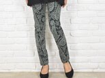 極上の穿き心地！ペイズリー柄のスキニーストレートストレッチロングパンツ　グレー　大きいサイズあり