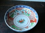【特価￥4400→￥2200】花と鳥と桃◇ポップな雰囲気。伊万里　色絵金彩六寸浅型鉢　碗　骨董/antiques。赤絵　明治時代