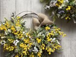 ⭐️花粉が気にならない⭐️ ふわふわミモザとグリーンのリース　　〜アーティフィシャルフラワー〜の画像