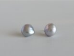 バロックパールのピアス Grayの画像