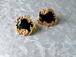 Y1067-ヴィンテージイヤリング U.S.A. Gold Tone Black Enamel Botanicalの画像