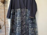 古布リメイク 型染+藍染のカシュクール(コート)ワンピース 着物リメイク 型染 藍染 ゆったりサイズ