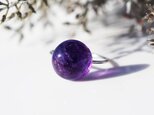 大粒極上発色アメジストの艶ぷるサージカルステンレスフリーサイズリング ~京紫