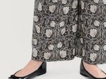 モリスの美しい柄を楽しむ 黒 グレー 花柄 綿 ワイドパンツ ●MORRIE-PPBK-WP●の画像