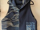 古布リメイク リバーシブルミニフード ゆったり幅ベスト 筒描き 藍染 古布 着物リメイク 絵絣