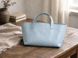 トートバッグ スモールフィールドバッグ アッシュブルー くすみブルー 横長 小さめ 牛革 レザー 軽量 ユニセックス