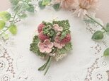 レース編み ワイルドストロベリーのブローチ～pink～