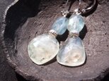 【SV】Kyanite × Prehnite Earrings ／スカイブルーカイヤナイト×プレナイト フレンチピアス（S）
