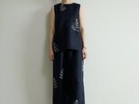 ノースリーブブラウス　シダの画像