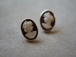 【seasons】silver925 シェルカメオピアス（S）の画像