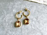 P663-ヴィンテージピアス U.S.A. 1980s Amber Color Cut Glass Gold Tone Hoopの画像