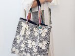 ちくちく刺し子の花柄ビッグトートバッグの画像