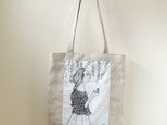 A4が入るリネンのマチ付きトートバッグ(女の子刺繍プリント)肩掛け可