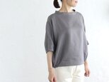 衿元すっきり、大人に似合うリネンスタンドネックプルオーバーブラウス （グレー） TP32