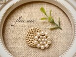 unique motif シルキーパールとクロッシェのブローチ〈round〉 beige