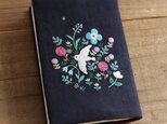 手刺繍のブックカバー『鳥と草花』【受注制作】の画像