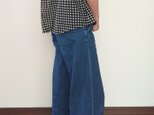 サマーセール！透けるブラックギンガムチェックパフスリーブブラウスの画像