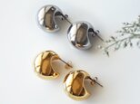 ぷっくり、軽い。暁月夜のピアス★サージカルステンレス・中空モチーフのスタッドピアス　～Silver/Gold