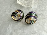 Y430-ヴィンテージイヤリング　U.K. 1970〜80s Gold Tone Navy Green Swirls