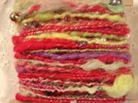 アートヤーン（手紡ぎ糸）22ｇ赤系×ビーズの画像