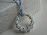 blue dot circle necklaceの画像