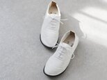 履いたそばからなじむ幅広靴　白