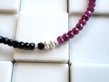 ブラックスピネルとルビーのコンビブレスレット