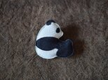 革ブローチ　パンダ