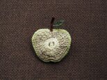 【 ポム　－　ブロッシュ】　ブローチ　りんご  黄緑色