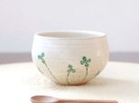 ころんと丸い彫り模様のお湯のみ / クローバー