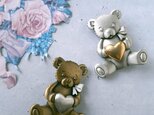 《J.J.》 teddy bear holding heart ジェイジェイ JJ ジョネットジュエリー ヴィンテージブローチ