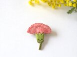 ［受注制作］カーネーションの刺繍ブローチ（salmom pink）