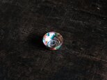 見込みに蝶々◆花や果実。中国景徳鎮　色絵金彩小ぶり猪口　茶杯　カラフル　チャイナレトロ　シノワズリ　工芸品