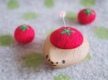 ハリネズミの羊毛ピンクッション【針山】真っ赤なトマトの画像