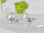 パール+タンザナイトチャームのスタッズ・ピアス14kgf