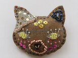 Brooches102 " beige cat"の画像