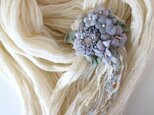 ブルーグレーの小さなお花畑ミニコサージュ