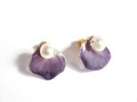 ビオラとコットンパールのピアス(3)（紫＆白/小サイズ）の画像