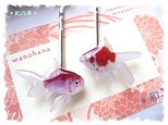 白×赤金魚　2種セット　ヘアピンの画像