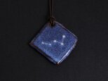 秋の星座 -Cassiopeia- ／ネックレス［陶器・革ひも］の画像