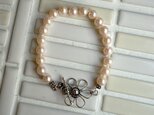 白いパールとお花ビーズのブレスレット