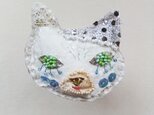 Brooches109 " white cat"の画像