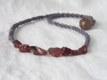 ガーネットの麻糸ショートネックレス
