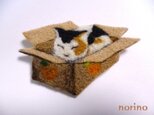 ■羊毛フェルト 箱に入った猫ちゃんブローチ■の画像